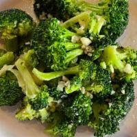 Sauteed Broccoli & Garlic · 