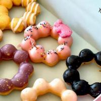 Box Of 6- Mixed · Enjoy a box of 6 Mochi Donuts. One of Each Flavor! Mmmmmm

Visit our website www.MochiDoughU...