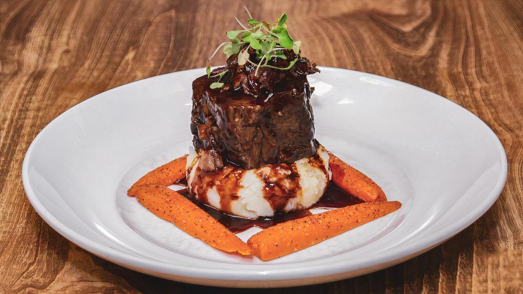 Sienna Ale Braised Short Ribs · Parmesan whipped potatoes, green beans, bacon marmalade and red wine demi glace