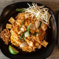 M4: Pad Thai · rice noodles with pad thai sauce, egg, fried tofu, onion, green onions. bean sprouts and pea...