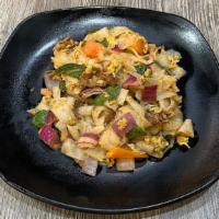 M5: Thai Pad Kee Mao · Paneng Basil  Thai Style wide drunken rice noodles, egg, bell pepper, tomatoes, shallot, gre...