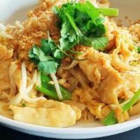 Pad Thai (Gf) · Rice noodles, egg, scallions, pressed tofu, bean sprouts, crushed peanuts, lime wedges, cila...