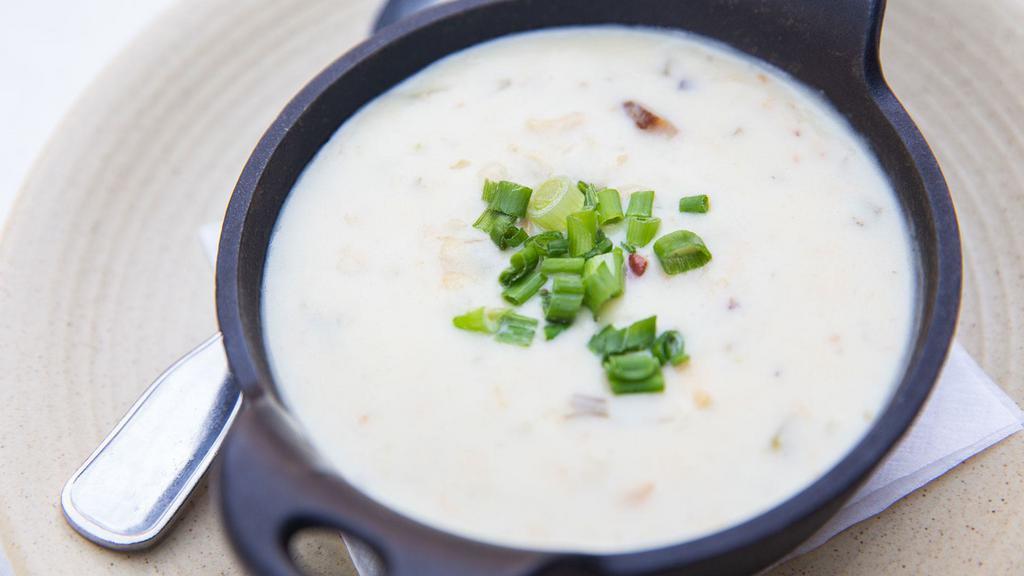 Clam Chowder With Bacon · 
