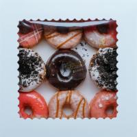 Mini Donut Box · 9 assorted mini donuts