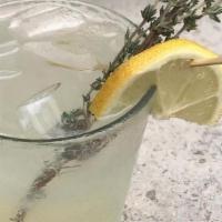 House Lemonade · Organic lemons / Meyer lemon syrup / sparkling mineral water