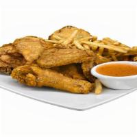 8 Piece Dinner · 8 pieces of chicken, 4 pieces of garlic bread, french fries.