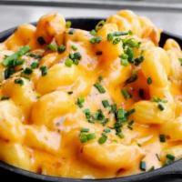 Angry Mac & Cheese (Reg) · Spiced Cheese Sauce, Applewood Smoked Bacon, Chives