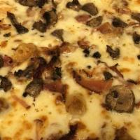 Scarface · White sauce, sausage, bacon, mushroom, sun dried tomatoes, with a mozzarella blend.