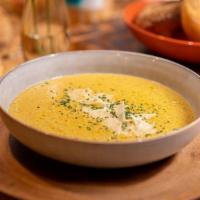 Broccoli White Cheddar Soup · 