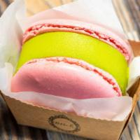 Mango Ice Cream Macaroon · 