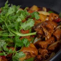 陕西大盘鸡 Shaanxi Style Sauté Spicy Chicken With Potatoes · Hot & Spicy.
Includes an order of free hand-pulled noodles
自带一份扯面.