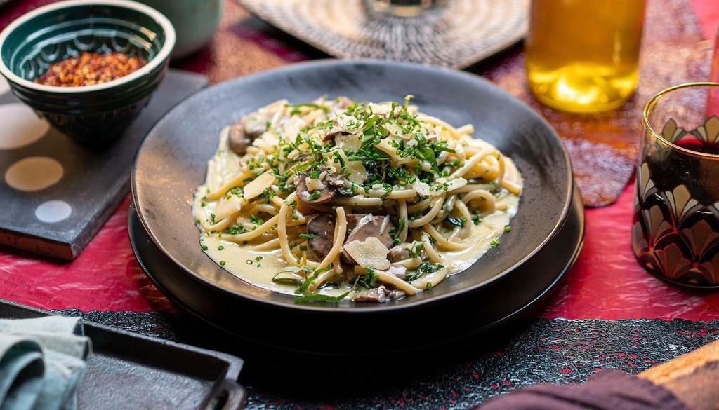 Bucatini In Crema Di Funghi + Spinaci · mushroom, spinach, roasted garlic, cream + basil