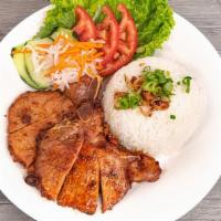 Cơm Tấm Sườn Nướng · BBQ Pork Chops over Broken Rice