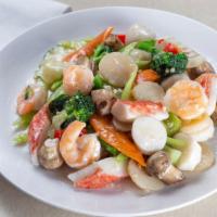 Seafood Delight · Shrimp, fish balls, imitation crab and vegetables in a creamy white sauce.