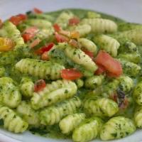 Pesto · Organic basil, parsley, creamy pesto, fresh tomato.
