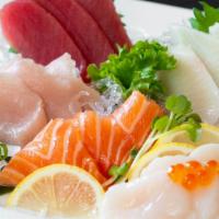 Chefs Choice (15 Pc) · 15 pc of daily fresh chefs choice sashimi plate