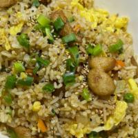 Chicken Fried Rice · Comes with onion, tomato, green onion, pea, carrot, scrambled egg, and chicken.