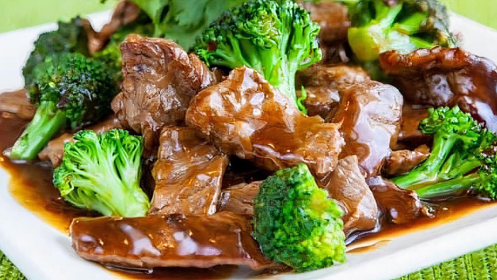 Broccoli Beef  Lunch Combo · Come with your choice of steam rice, vegetable chow-mein or egg fried rice.