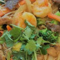 Pancit Noodles · Filipino pancit rice noodles choice of meat and vegetarian stir fried with fresh vegetables....