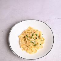 Fettuccine Alfredo · fresh cream with pecorino and parmesan cheese