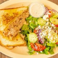 Tuna Sandwich · W/salad
romain,  lettuce, tomato, red onions, cucumber, 0lives, feta cheese, greek drecing.