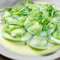 Spinach Ravioli · Alfredo Sauce, Sautéed Artichoke Hearts, Stuffed Ravioli