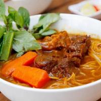 Hủ Tiếu Bò Kho  · braised beef rice noodle soup