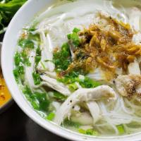 Hủ Tiếu Gà  · chicken rice noodle soup