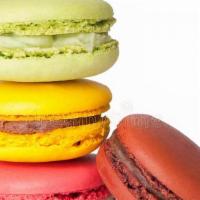 Macaron Mix 4/Pack · Four pieces macaron mix flavors.