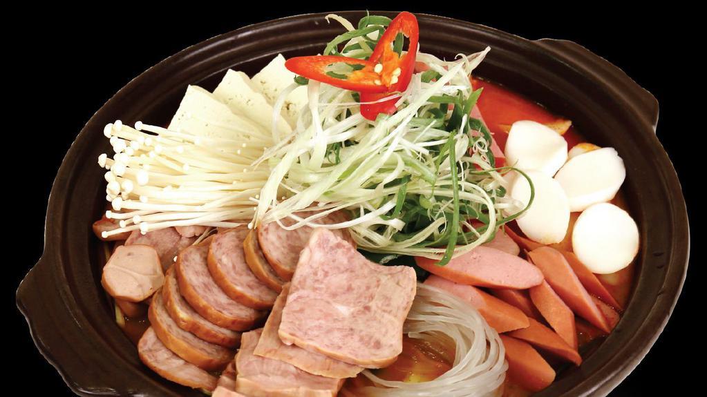 Army Style - Yuk Gae Jang Hot Pot · 2-3 servings of Army Style Hot Pot with Ham/Sausage, Ramen, Rice cake, Mushroom and so forth.