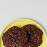 Flourless Chocolate Walnut Cookie · Just the right decadent balance of fudgy,
nutty and chewy
MADE WITH GLUTEN-FREE INGREDIENTS