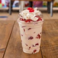 Fresas Con Crema · Strawberries topped with sweet cream with granola.