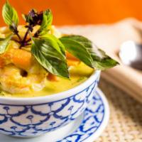 #33. Kaeng Kiew (Green Curry) · Medium spicy. Zucchini, corns, green beans, carrots, bamboo shoot, bell pepper, eggplant and...