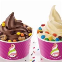 Duo Pack · 2 Medium Frozen Yogurt Cups + 4 Toppings.