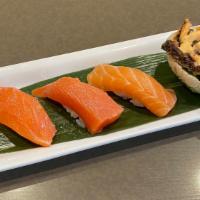 Salmon Sushi Sampler · 4 pieces.