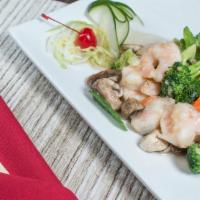 Imperial (Gluten Free) (Lunch) · Choice of meat sautéed with broccoli, mushrooms, snow peas and carrots in a garlic white sau...