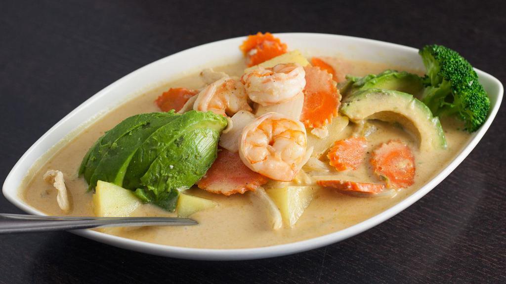 Avocado Curry · Spicy. Yellow curry sauce, potatoes, carrots, onions, broccoli and coconut milk come with chicken and shrimp.