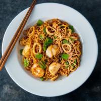Spicy Seafood Noodle · Shrimp, calamari, scallops, scallions, snow peas, red onions,
chili pepper, black bean sauce...