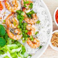 Bun Tom Ng · Grilled shrimp with vermicelli and salad