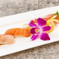 Nigiri Sample · 6pcs nigiri daily special fish chef choice.