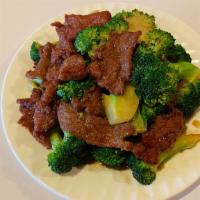 Beef And Broccoli Lunch · Stir fried tender beef and fresh broccoli in a ginger soy sauce.
