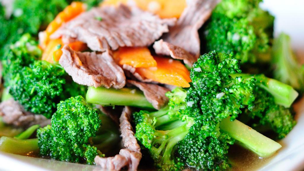 Broccoli · Stir-fried with carrot in oyster sauce.