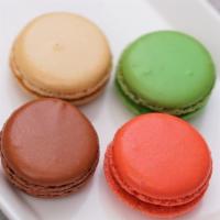 Macaron Set(3Ea) · 3 different flavor 1 set (Chocolate, Sea salt caramel, Pistachio & Raspberry)
