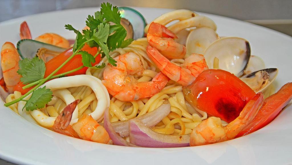 Tallarin Con Mariscos · Mixed seafood. jimmy's signature tallarin saltado is a Peruvian pan fried linguine pasto with your choice of meat, red onions, tomatoes, soy sauce, red wine vinegar and garnished with fresh chopped cilantro