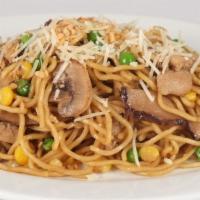 Garlic Noodles · Chicken, Japanese egg noodles, white mushrooms, shiitake mushrooms, corn, peas, butter, garl...