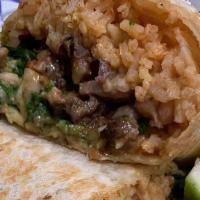 Burrito · Carne de su gusto, frijol, arroz, cilantro, cebolla, y salsa.