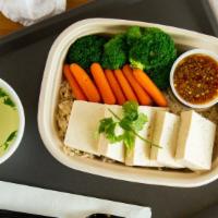 Green · Steamed tofu, broccoli carrot.