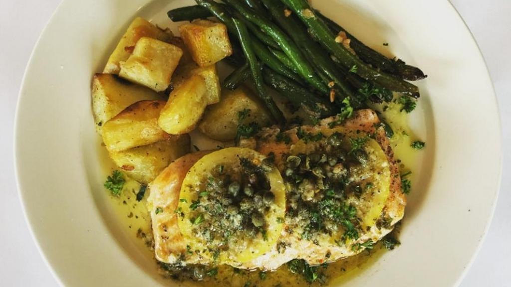 Salmone · Wild caught salmon with fresh lemon, capers and olive oil served with green beans and roasted potatoes