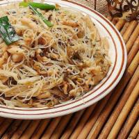 Rice Noodle With Shredded Pork & Pickled Cabbage (雪菜肉絲炒米粉) · With noodles.
