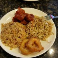 Dinner Combination Plates 3 · Soup, fried shrimp, sweet and sour pork, chicken chow mein, pork fried rice.